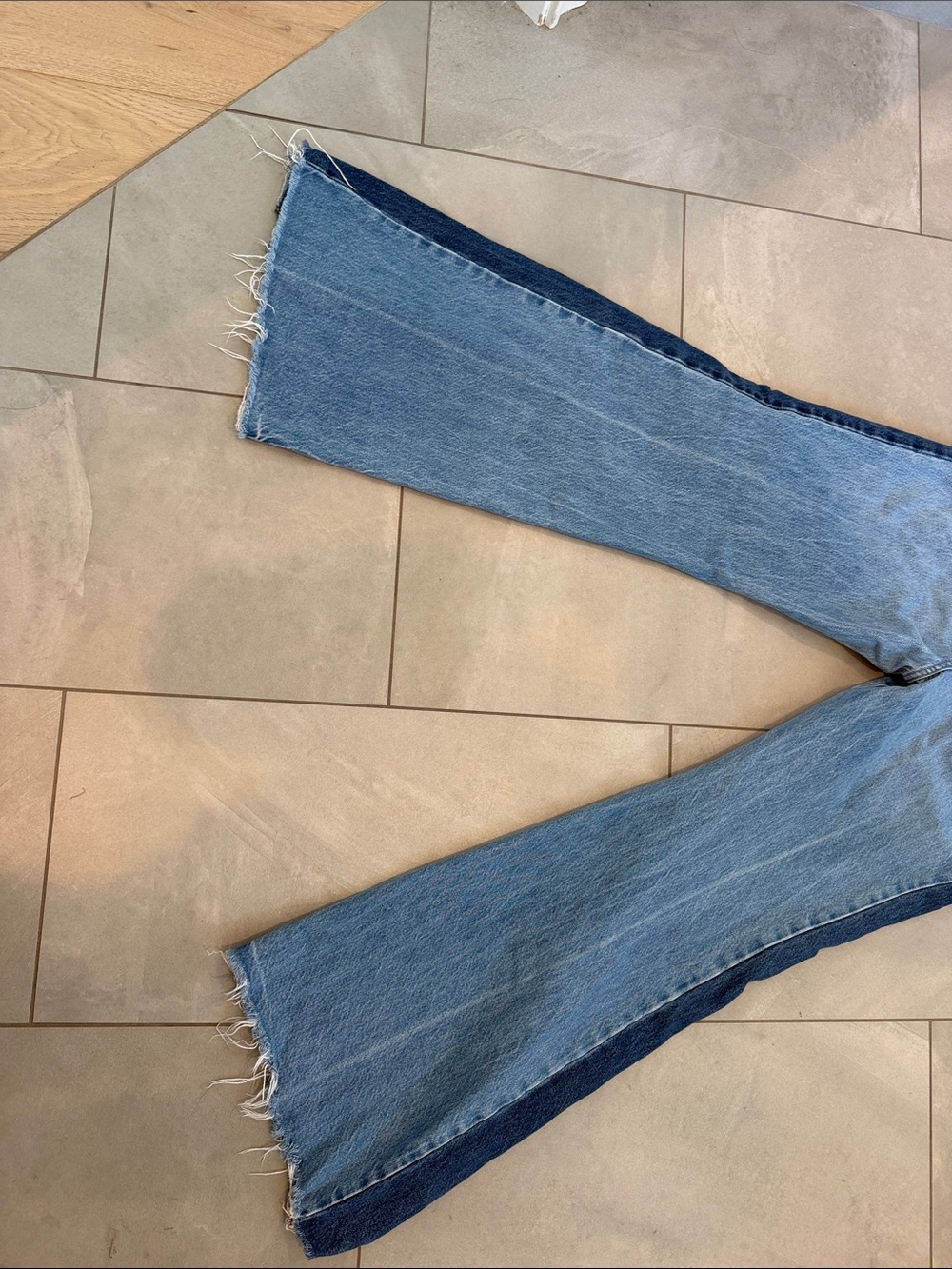 MOTHER Two-Tone Blue Wide-Leg Jeans with Dark Side Panels - Picture 6 of 12